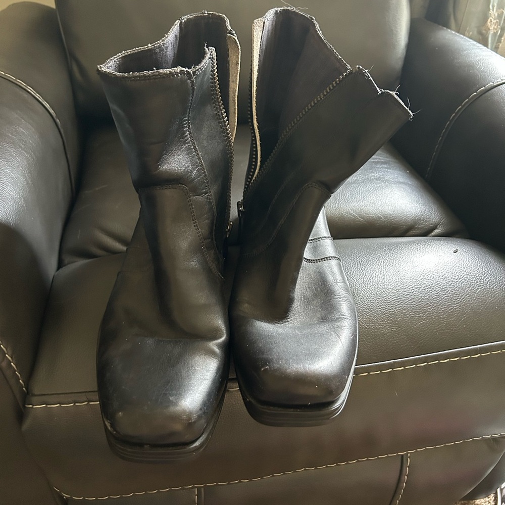 Linden Black Ankle Boots